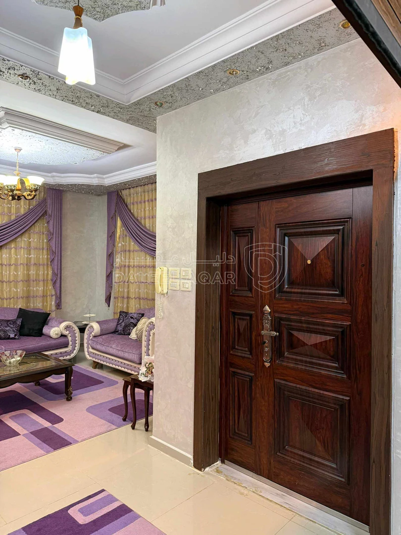 فيلا/منزل في الزرقاء الجديده ، قرب صيدلية كريبتون - 120,000 دأ - صورة 1