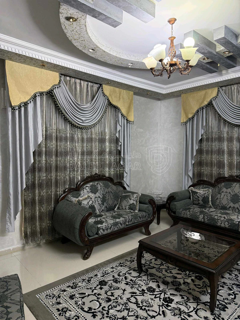 فيلا/منزل في الزرقاء الجديده ، قرب صيدلية كريبتون - 120,000 دأ - صورة 1