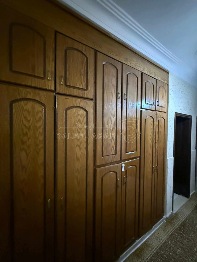 فيلا/منزل في الزرقاء الجديده ، قرب صيدلية كريبتون - 120,000 دأ - صورة 1