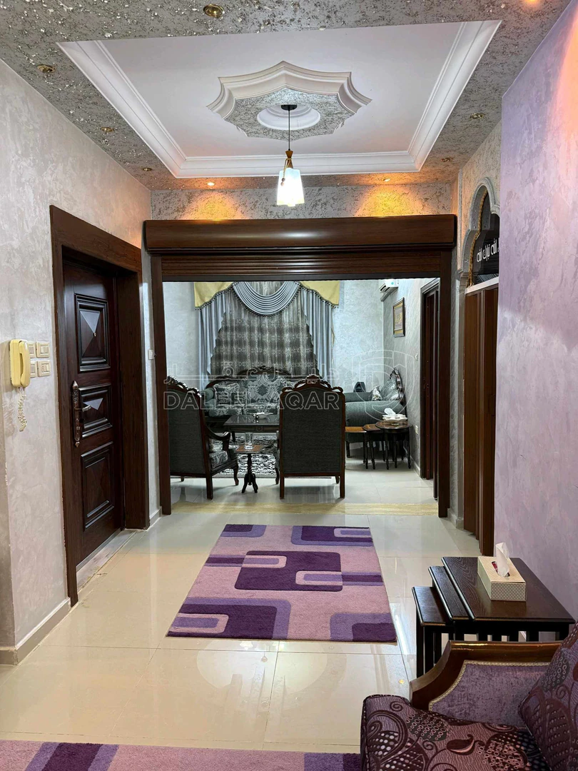 فيلا/منزل في الزرقاء الجديده ، قرب صيدلية كريبتون - 120,000 دأ - صورة 1