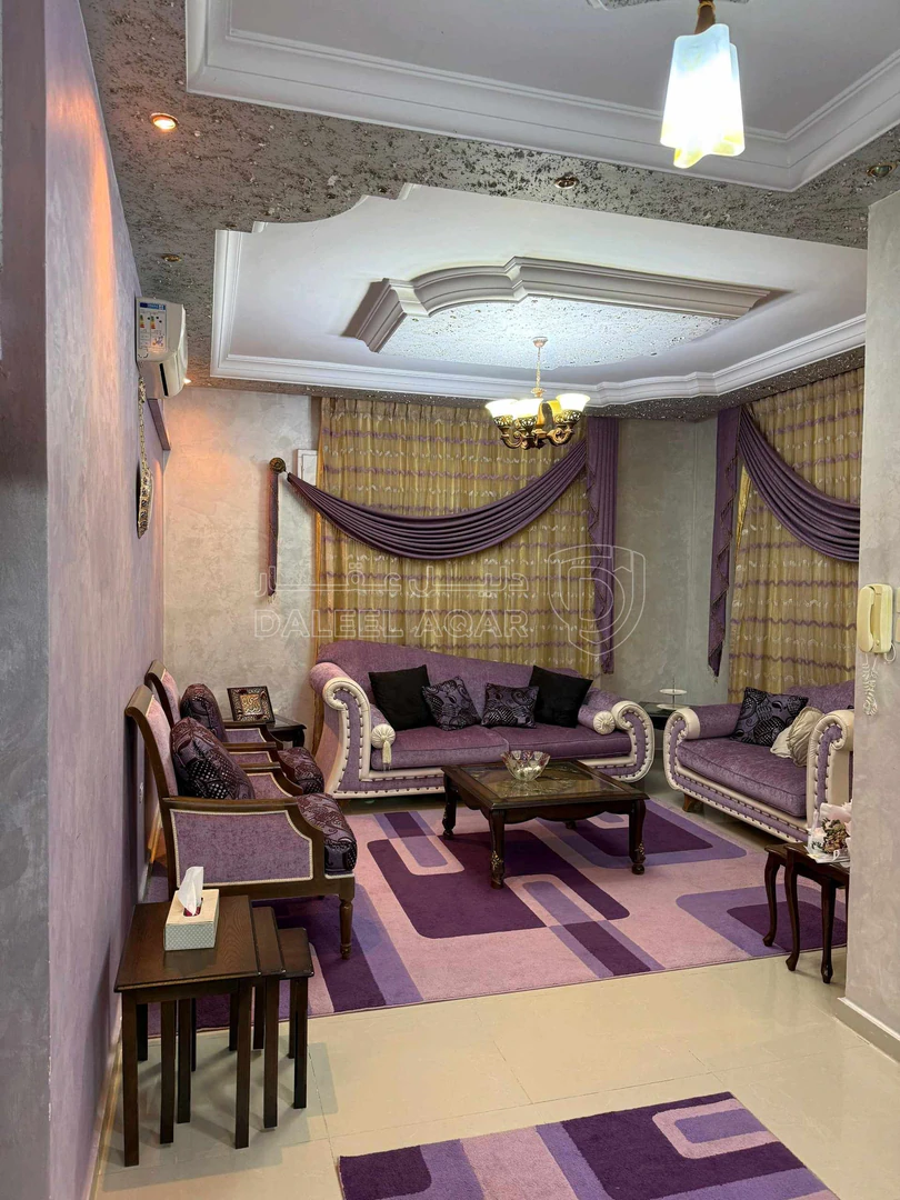 فيلا/منزل في الزرقاء الجديده ، قرب صيدلية كريبتون - 120,000 دأ - صورة 1