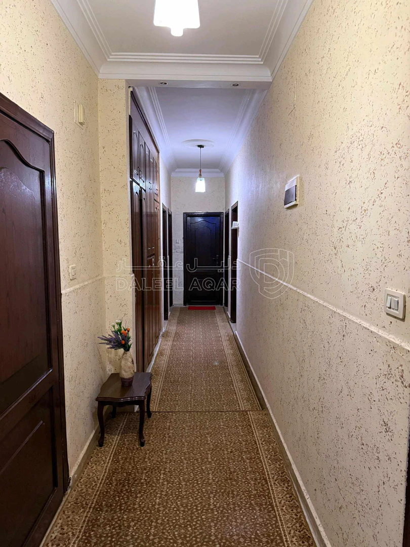 فيلا/منزل في الزرقاء الجديده ، قرب صيدلية كريبتون - 120,000 دأ - صورة 1