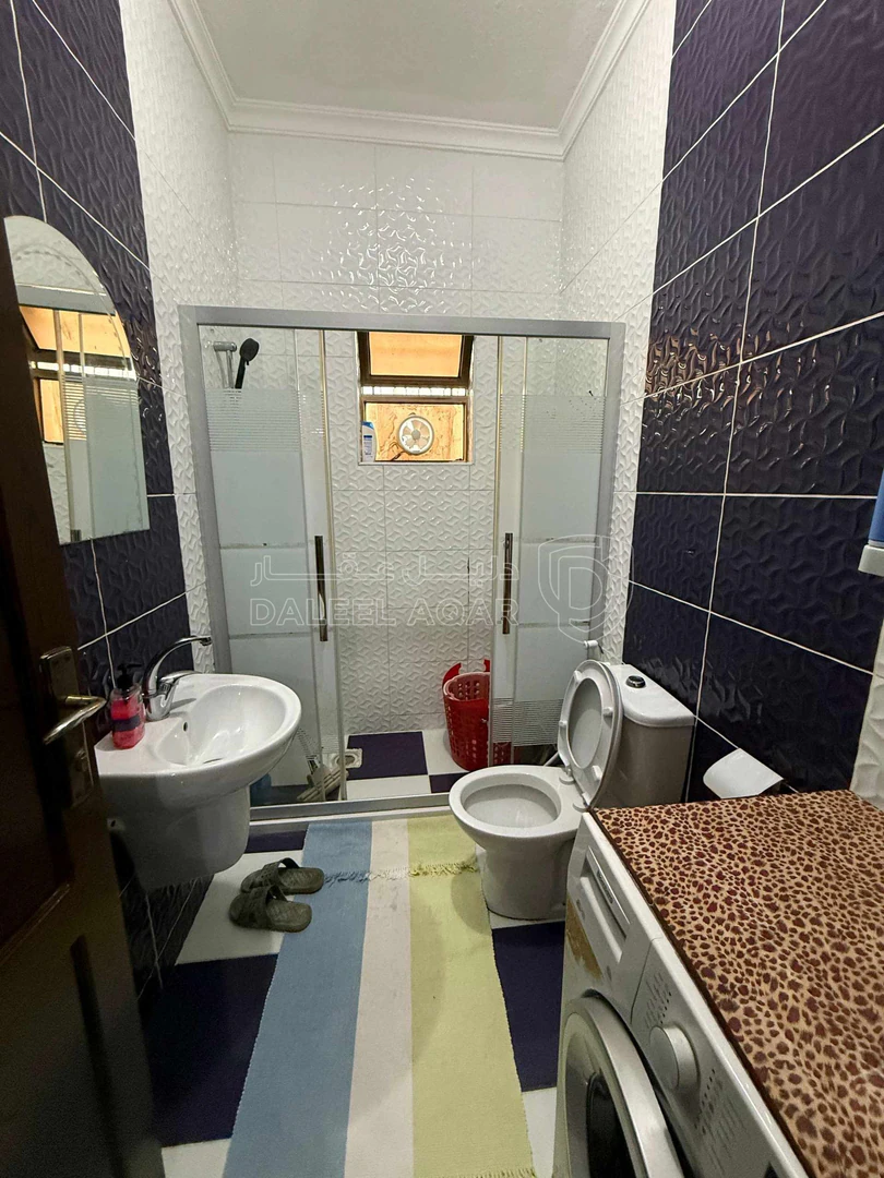 فيلا/منزل في الزرقاء الجديده ، قرب صيدلية كريبتون - 120,000 دأ - صورة 1