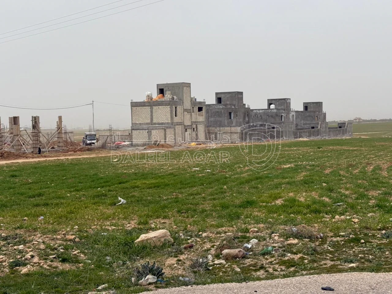 فيلا/منزل في مأدبا - حدب حوارة الوسطى - 165,000 دأ - صورة 1