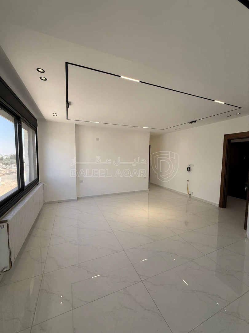 شقة في شارع المطار-الخدمات - 170,000 دأ - صورة 1