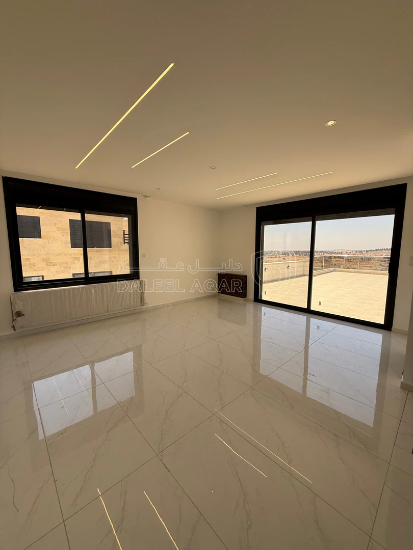 شقة في شارع المطار-الخدمات - 170,000 دأ - صورة 1