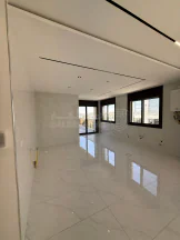 شقة في شارع المطار-الخدمات - 170,000 دأ - صورة NaN