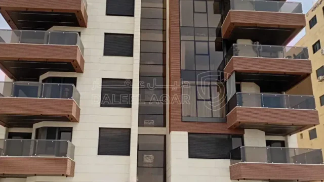 شقة - شارع المطار-الخدمات - 170000 دأ