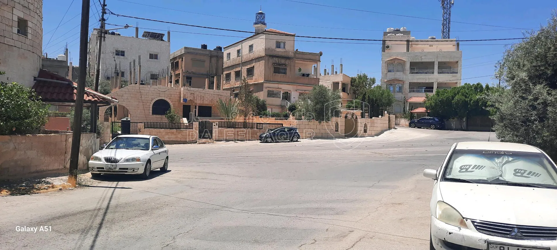 فيلا/منزل في الزرقاء حي الامير محمد بالقرب من مسجد عقبة بن عامر - 120,000 دأ - صورة 1