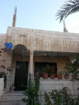 فيلا/منزل في الزرقاء حي الامير محمد بالقرب من مسجد عقبة بن عامر - 120,000 دأ - صورة NaN