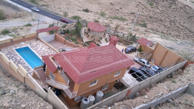 مزرعة/شاليه في بعد نقطة الجيش ٣٠٠ متر باتجاه الكفرين على الشمال  - 120,000 دأ - صورة 1
