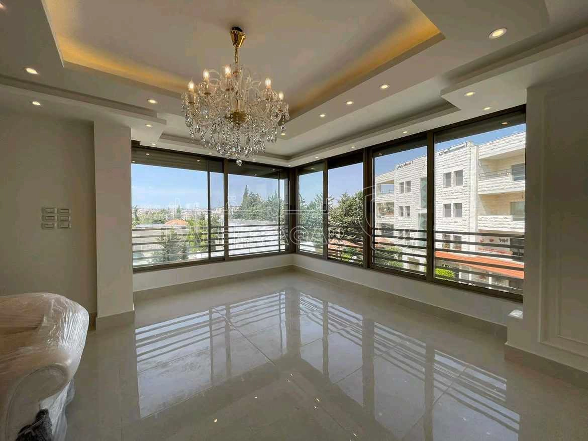 شقة في ام السماق- شارع عبدالله الداود - بناية 35 - 380,000 دأ - صورة 1