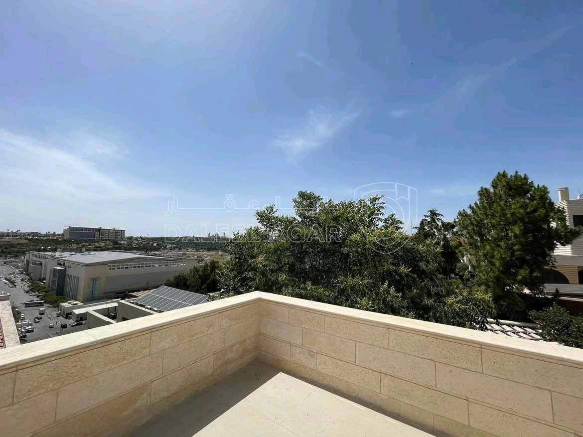 شقة في ام السماق- شارع عبدالله الداود - بناية 35 - 380,000 دأ - صورة 1