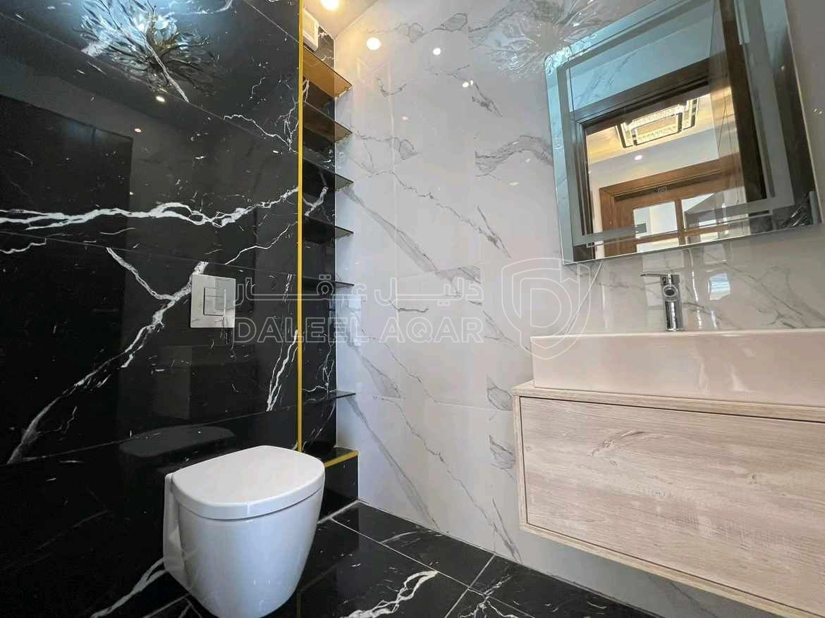 شقة في ام السماق- شارع عبدالله الداود - بناية 35 - 380,000 دأ - صورة 1