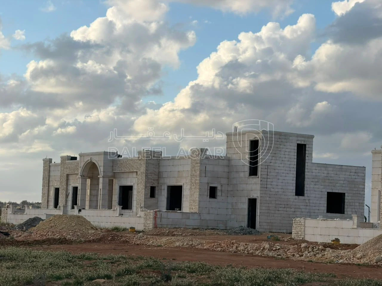 أرض في شارع الاربعين - طريق المطار - 36,000 دأ - صورة 1