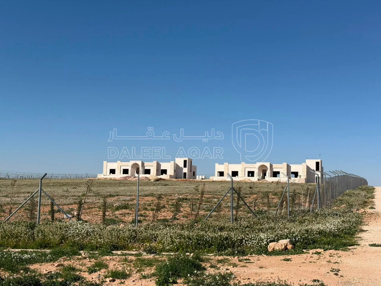 أرض في شارع الاربعين - طريق المطار - 36,000 دأ - صورة 1