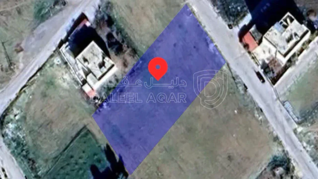 أرض في مؤتة - حي شويحة  - 45,000 دأ - صورة 1