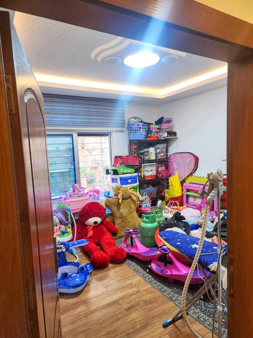 شقة في عمان | طريق المطار | بجانب جامعة البتراء - 119,000 دأ - صورة 1
