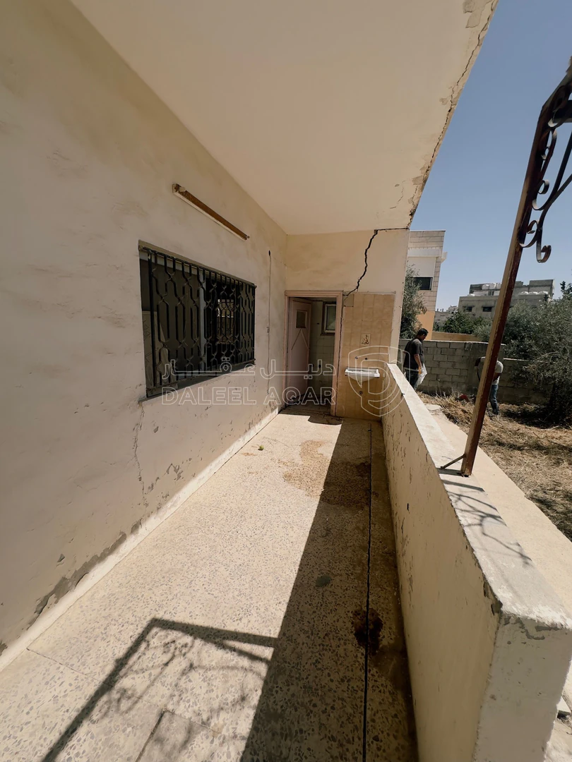 فيلا/منزل في الجويدة خلف الجمرك القديم - 120,000 دأ - صورة 1