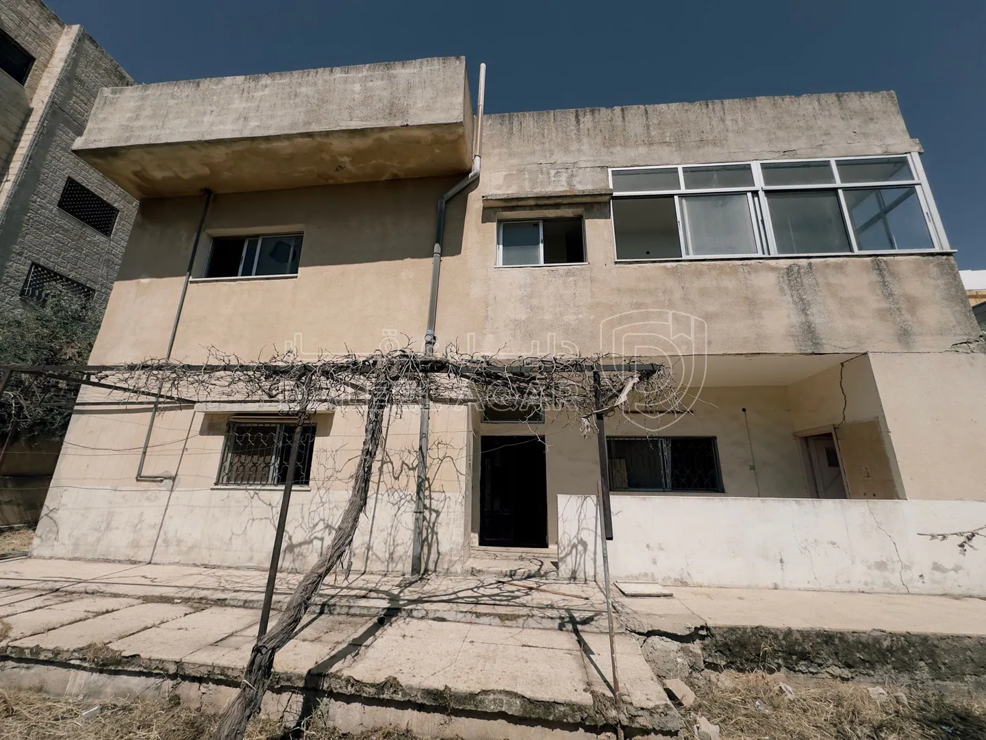 فيلا/منزل في الجويدة خلف الجمرك القديم - 120,000 دأ - صورة 1