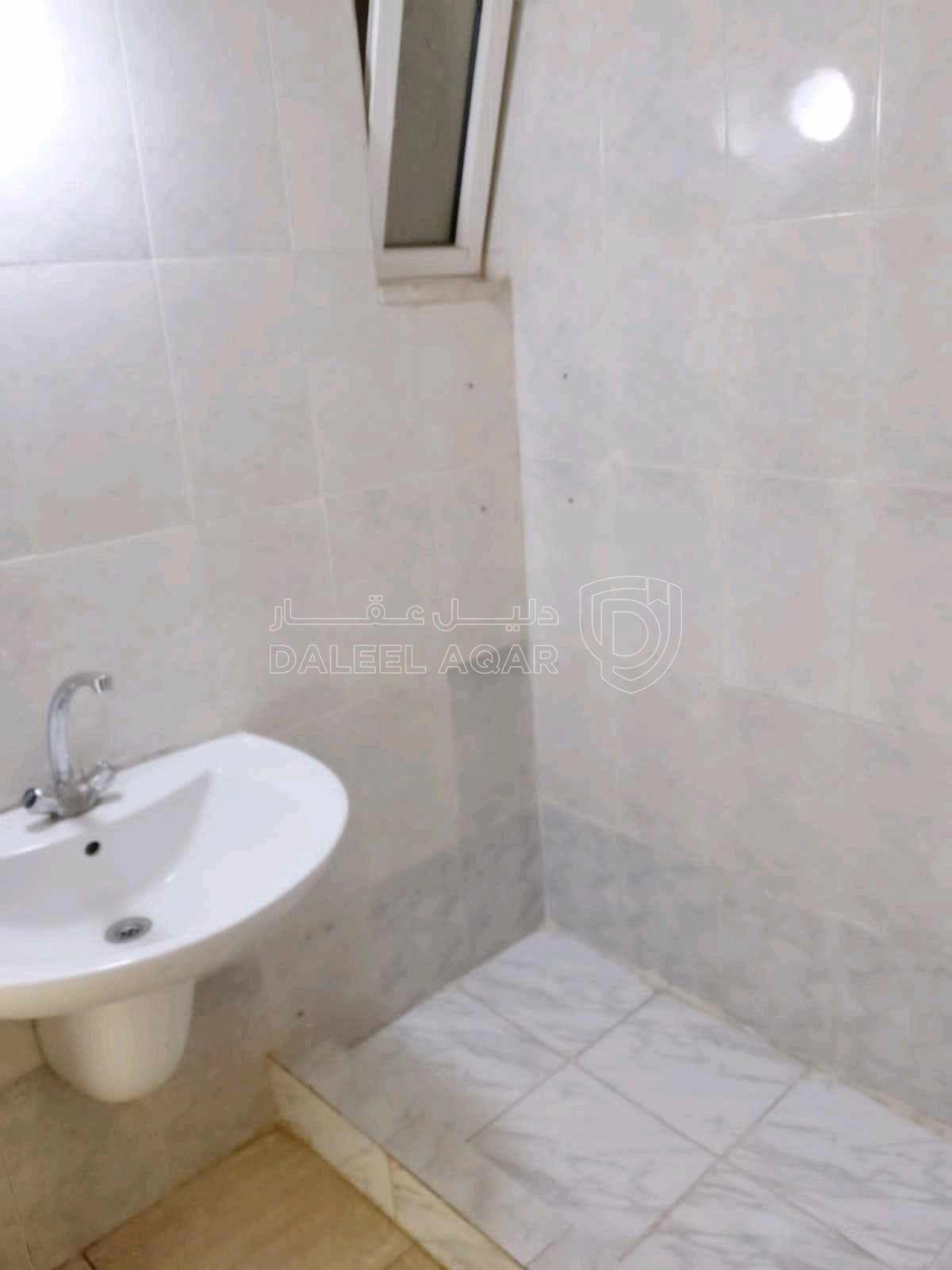 شقة في ماركا الشماليه قرب قرية خالد  - 24,000 دأ - صورة 1