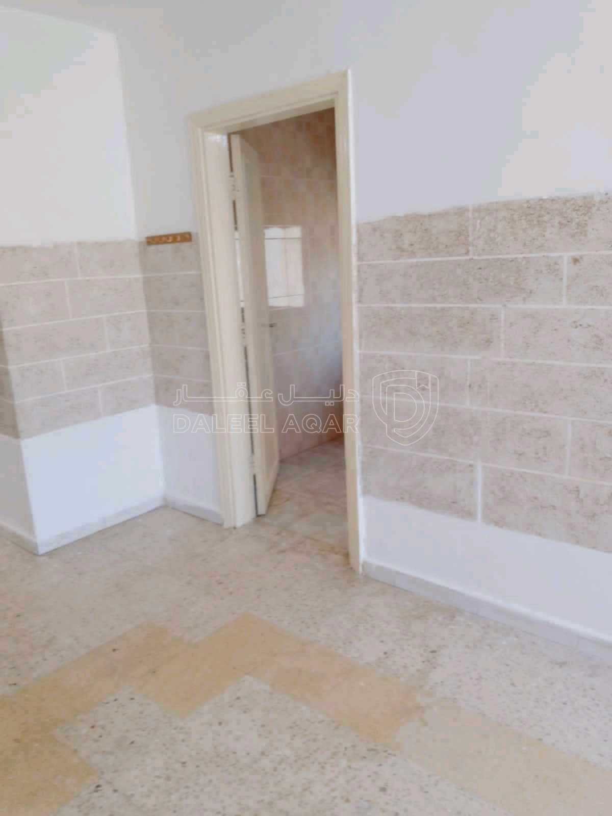 شقة في ماركا الشماليه قرب قرية خالد  - 24,000 دأ - صورة 1