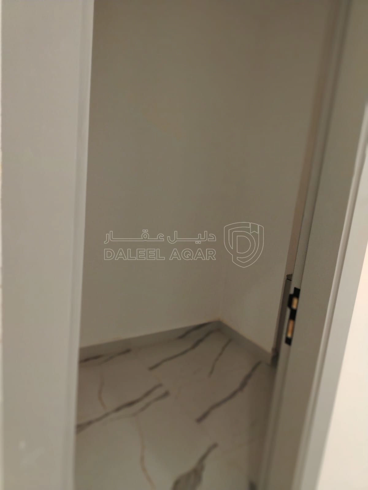 شقة في شقة للبيع 188م في ضاحية الامير علي - 89,000 دأ - صورة 1