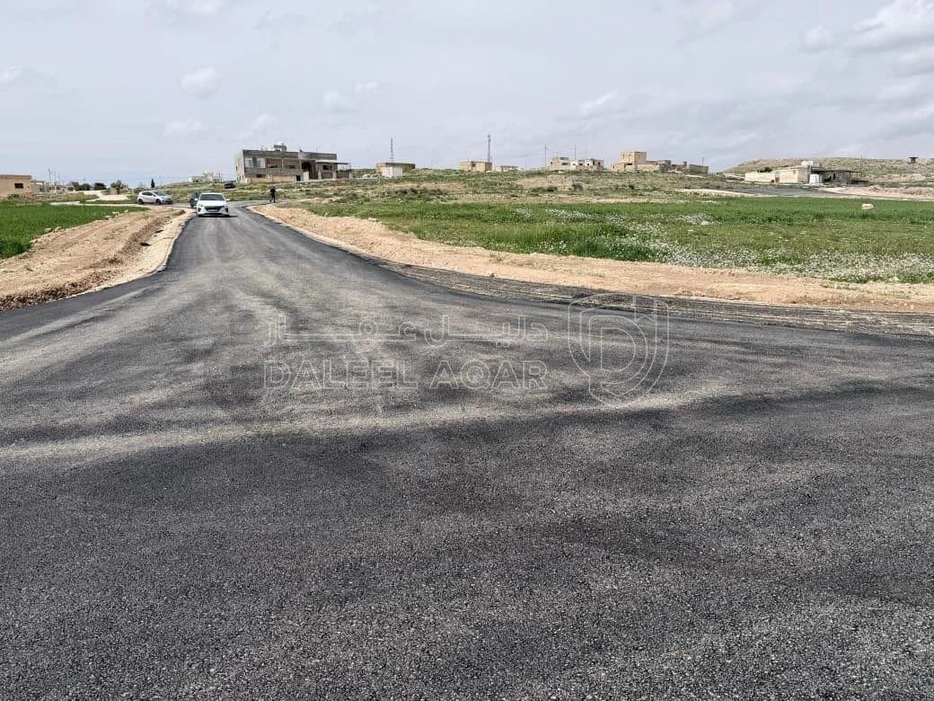 أرض في عمان جلول طريق مادبا الشرقي - 30,000 دأ - صورة 1