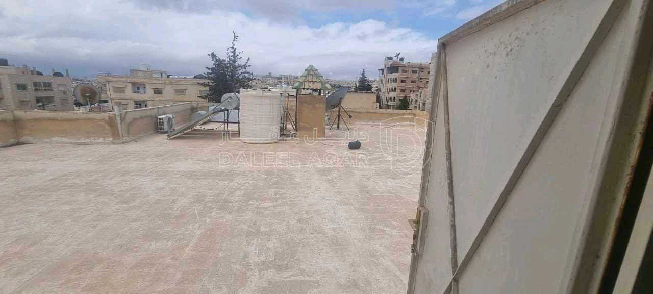 فيلا/منزل في الزرقاء الزرقاء الجديده شارع عبد الرحمان بن عوف  - 200,000 دأ - صورة 1