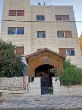 مبنى - ضاحية الامير حسن/شارع محمد الحكاري/مقابل استقلال م - 185000 دأ