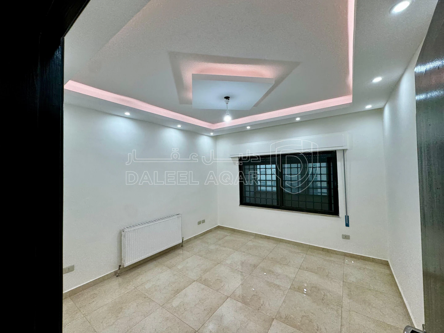 شقة في شارع حسين فلاح الياصجين - 125,000 دأ - صورة 1