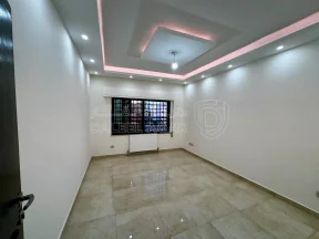 شقة في شارع حسين فلاح الياصجين - 125,000 دأ - صورة NaN