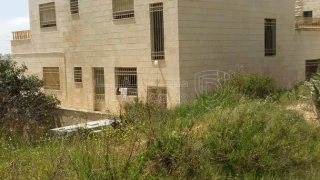 فيلا/منزل - عمان مرج الحمام قرب طريق المطار - 300000 دأ