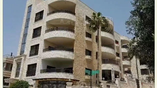 شقة في شقة طابقيه فخمه مساحة ٣٥٠ م٢  مقابل جريدة الراي ضا - 160,000 دأ - صورة NaN