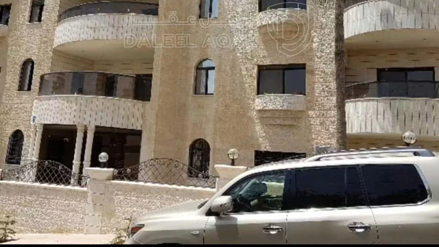 شقة في شقة طابقيه فخمه مساحة ٣٥٠ م٢  مقابل جريدة الراي ضا - 160,000 دأ - صورة NaN