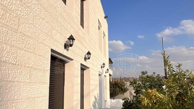 فيلا/منزل في عمان ناعور بالقرب من دار الدواء - 280,000 دأ - صورة NaN