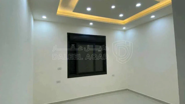 شقة - اربد دوار صحارى باتجاه قصر العوادين - 67000 دأ