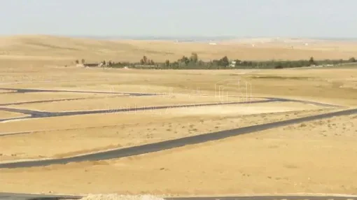 أرض في شمال شرق مطار الملكة علياء الدولي - 30,000 دأ - صورة 1