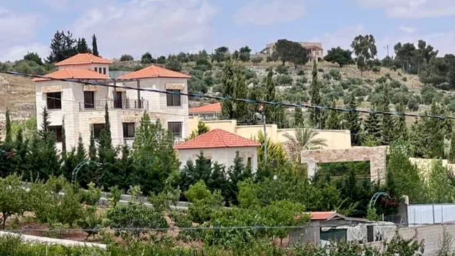 مزرعة/شاليه - مزرعه بموقع مميز في جرش للبيع - 230000 دأ