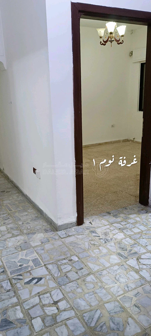شقة في نزال الذراع الغربي بجانب ديوان آل عمرو  - 38,000 دأ - صورة 1