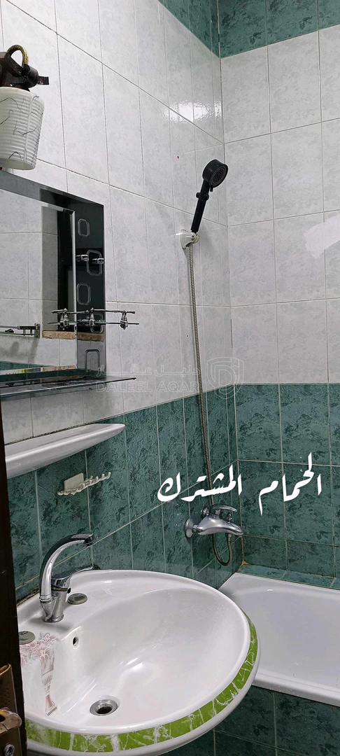 شقة في نزال الذراع الغربي بجانب ديوان آل عمرو  - 38,000 دأ - صورة 1