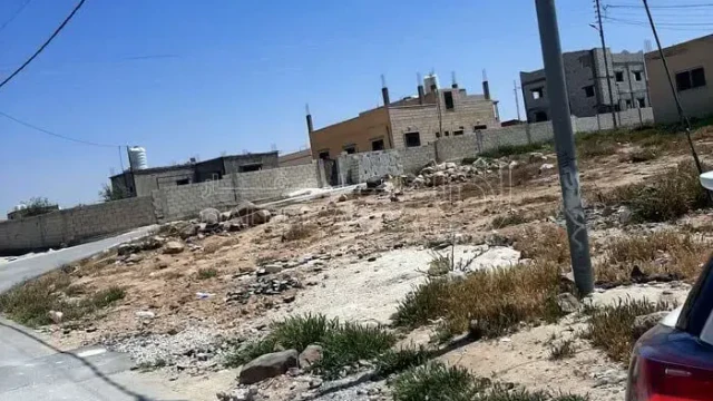 أرض - الهاشمية الزرقاء الاسكان حارة. العوايد - 18000 دأ