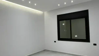 شقة - شمال شرق دوار معاذ الكساسبة(دوار الطيارة) ب300 متر - 86000 دأ