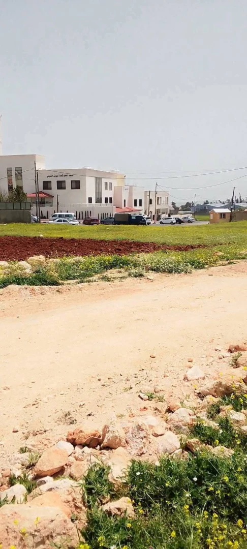 أرض في ارض للبيع مساحتها 531 عمق 28 واجهه 19 - 75,000 دأ - صورة 1
