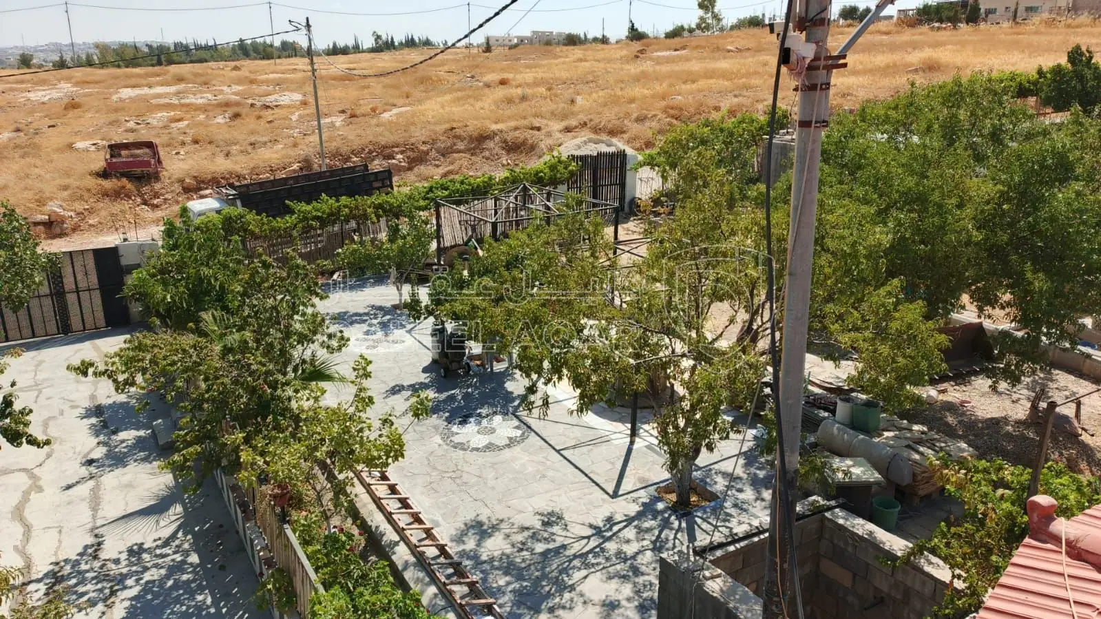 مزرعة/شاليه في الكرك أدر - 130,000 دأ - صورة 2
