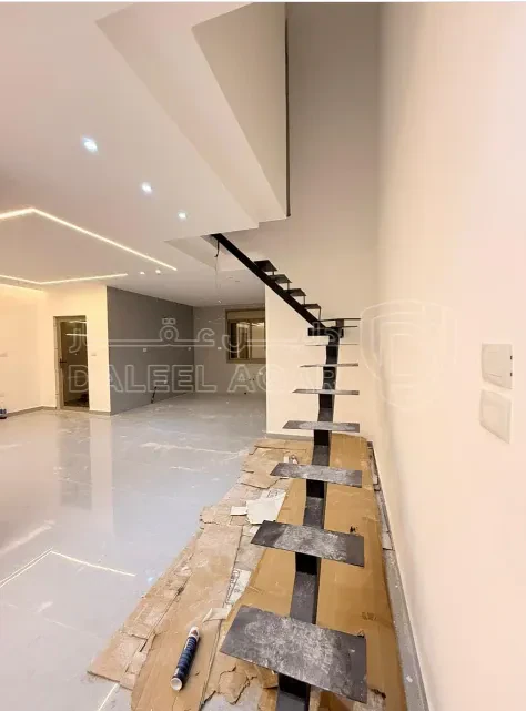 شقة في اربد - دوار الشهيد معاذ الكساسبة - 65,000 دأ - صورة 1