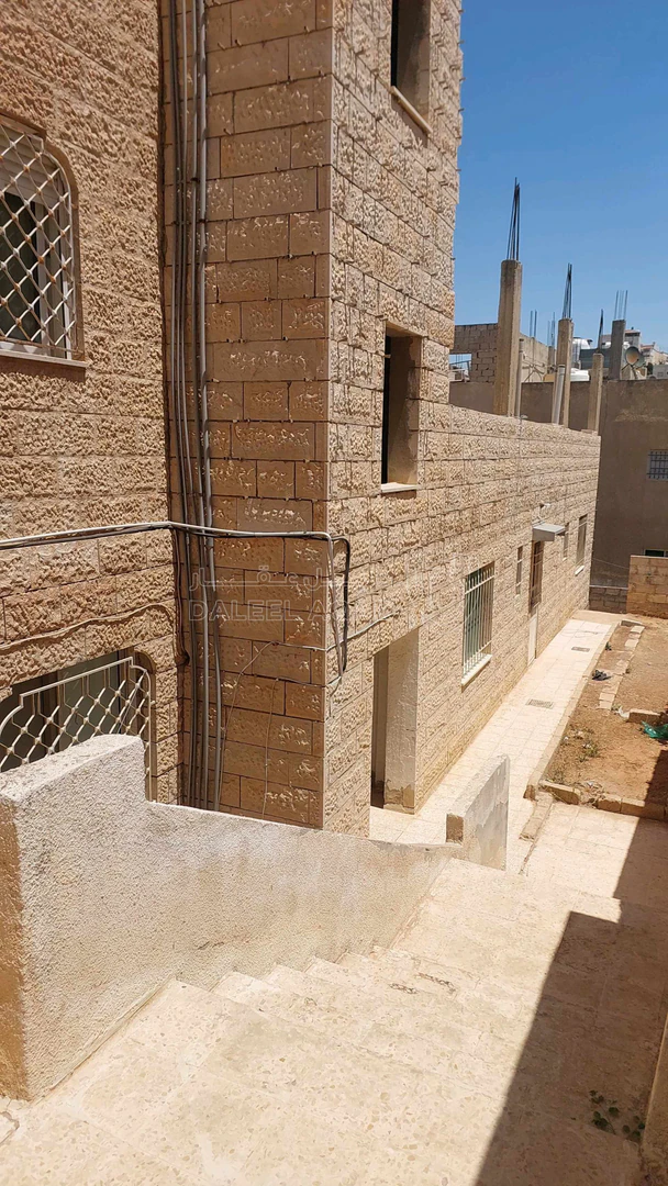 فيلا/منزل في عمارة للبيع /منزل مستقل - 155,000 دأ - صورة 1
