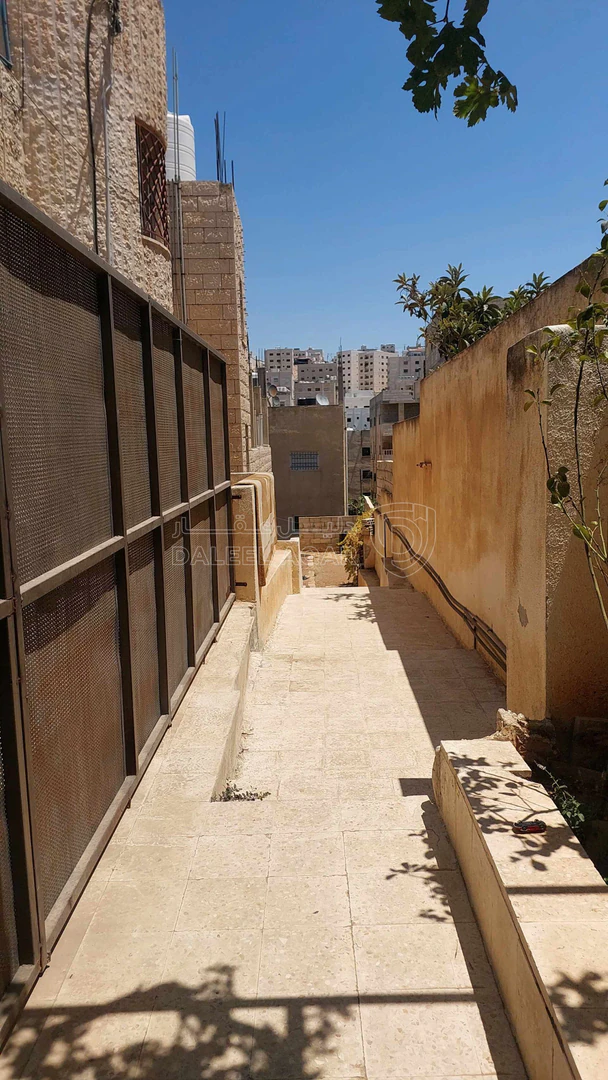 فيلا/منزل في عمارة للبيع /منزل مستقل - 155,000 دأ - صورة 1