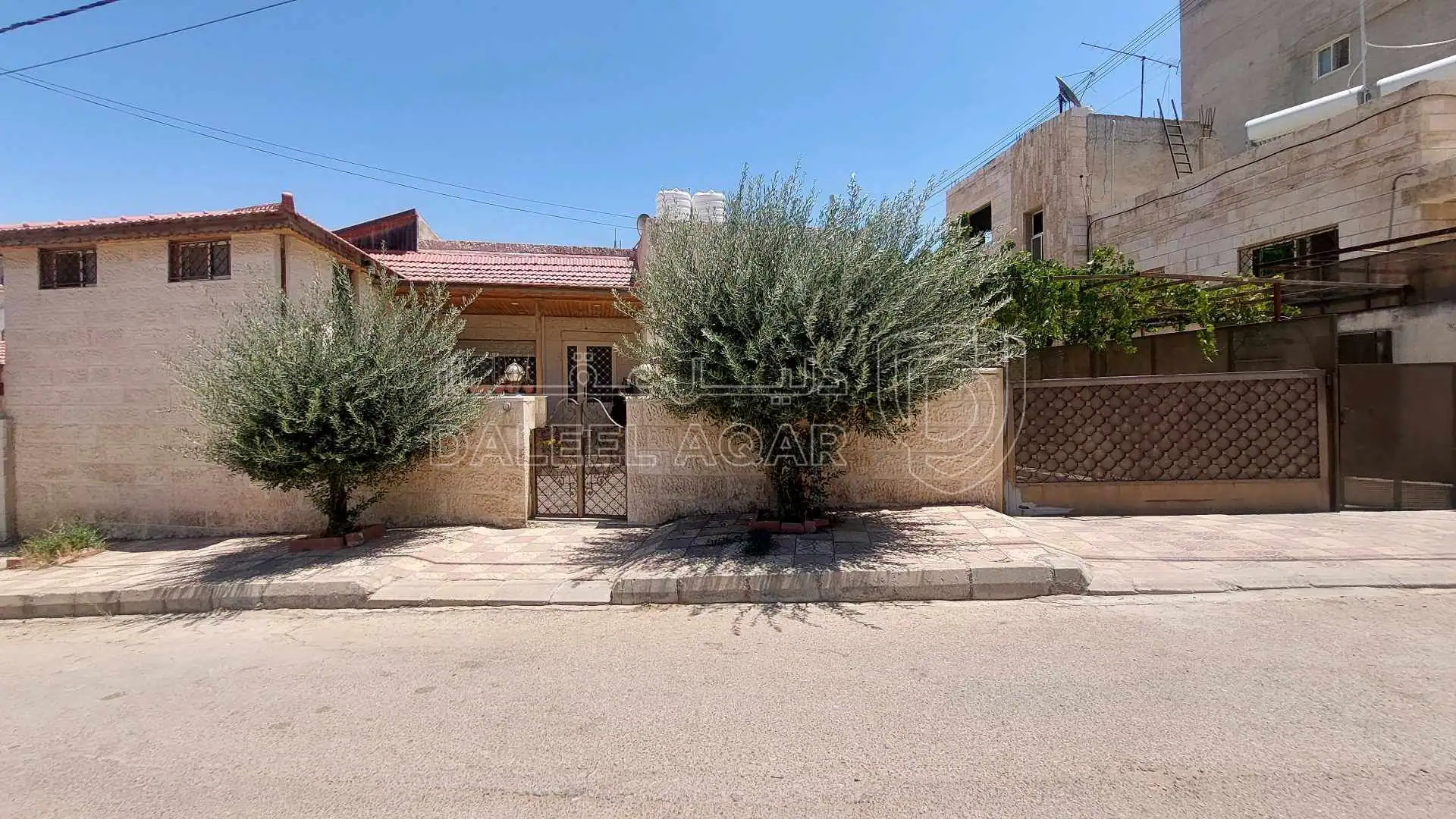 فيلا/منزل في عمارة للبيع /منزل مستقل - 155,000 دأ - صورة 1