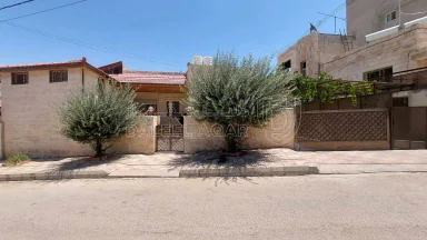 فيلا/منزل في عمارة للبيع /منزل مستقل - 155,000 دأ - صورة NaN